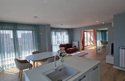 Rent of a bright and warm 3-room apartment, 175 m², Briz, Varna, Bulgaria